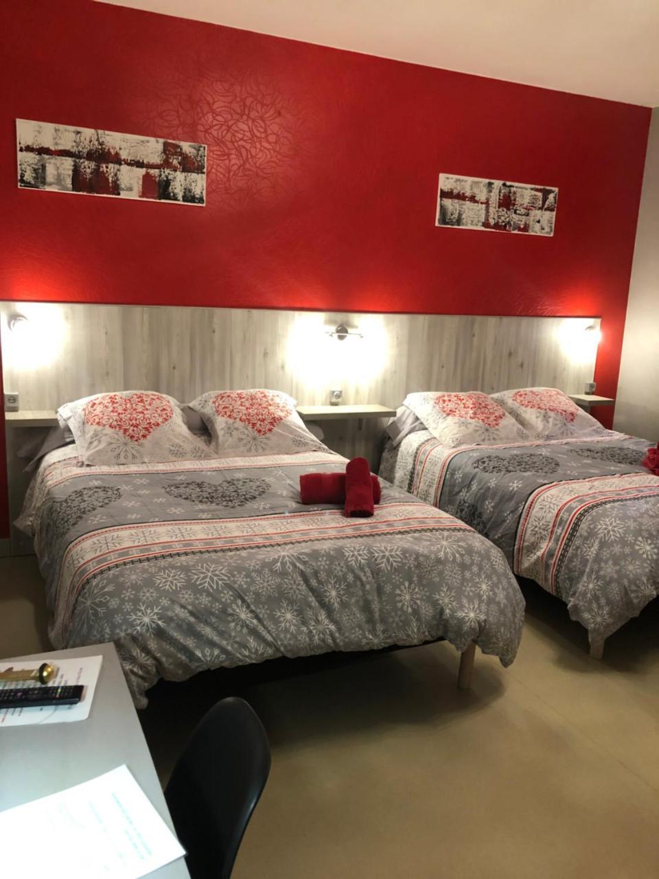 Hotel Des Remparts Вильнёв-сюр-Ло Экстерьер фото