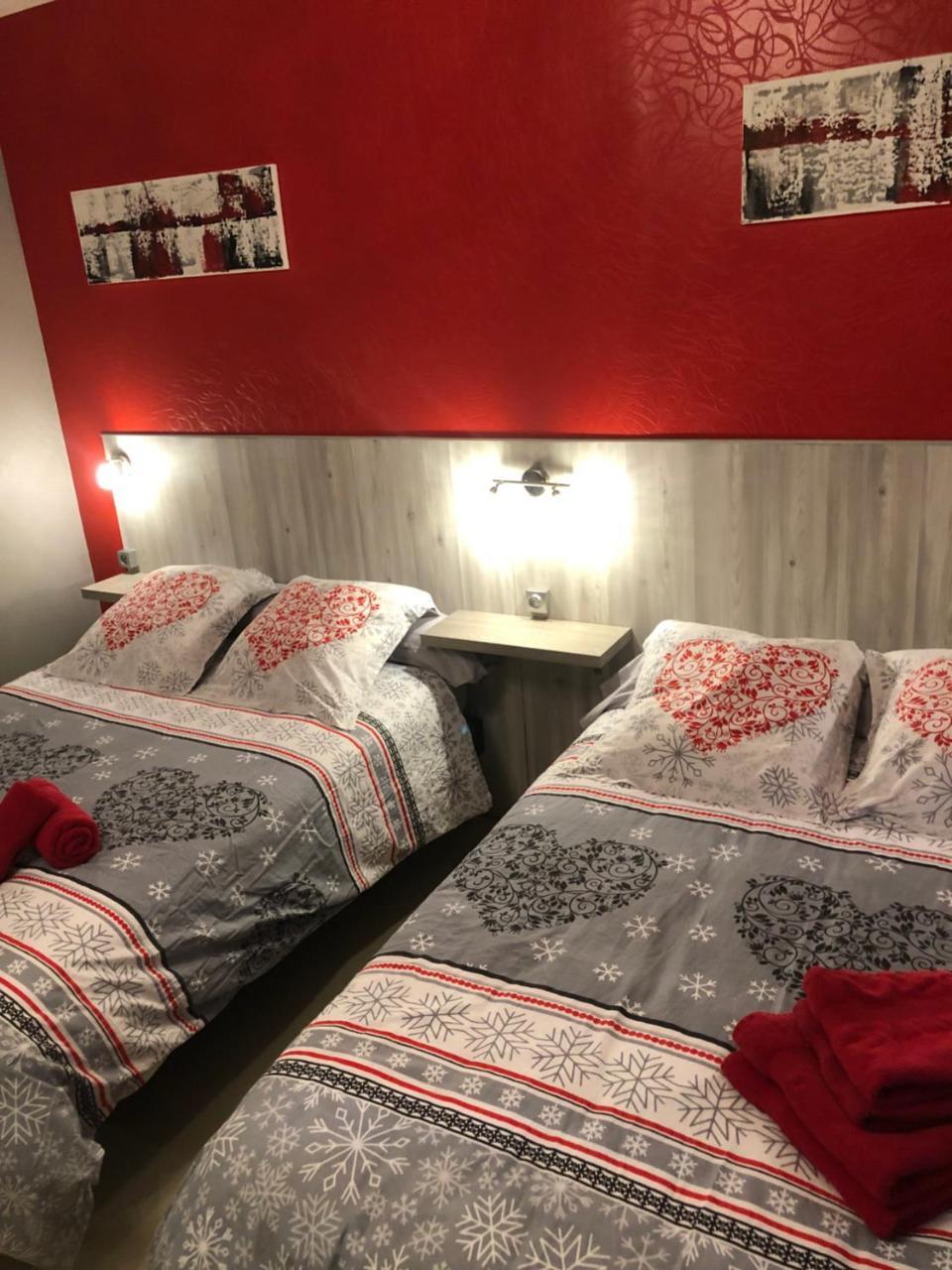 Hotel Des Remparts Вильнёв-сюр-Ло Экстерьер фото